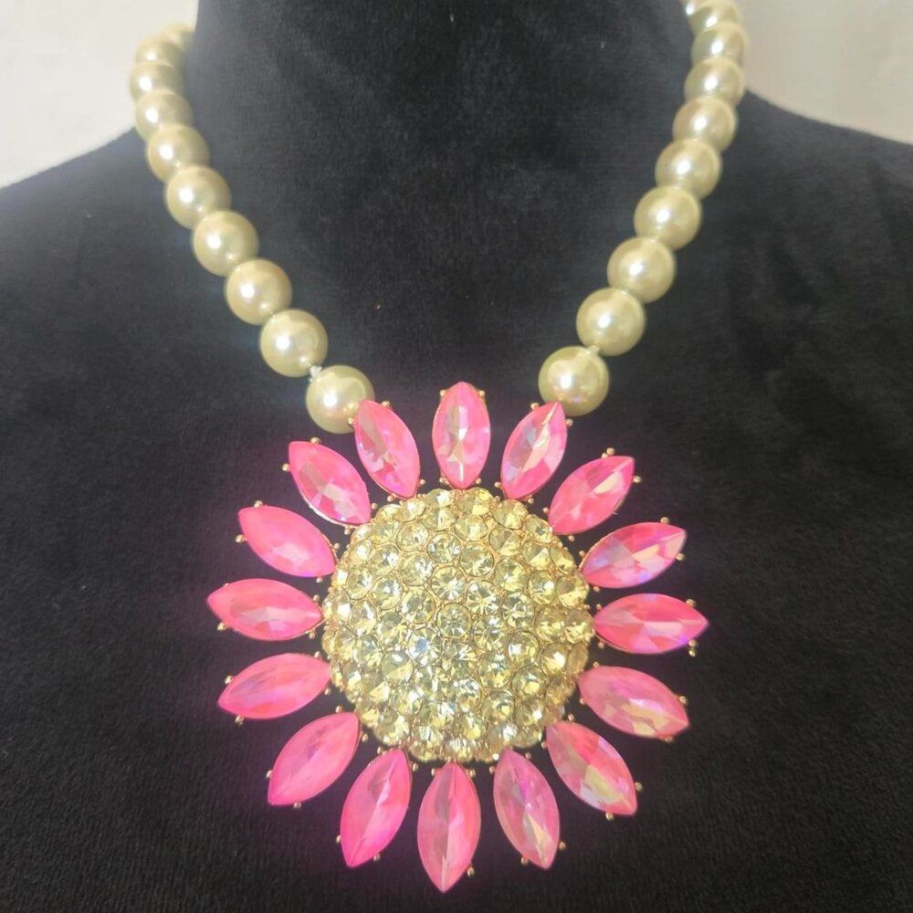 Betsey Johnson Floral Daisy Pink And Yellow Stone Pendant Faux Pearls Necklace N